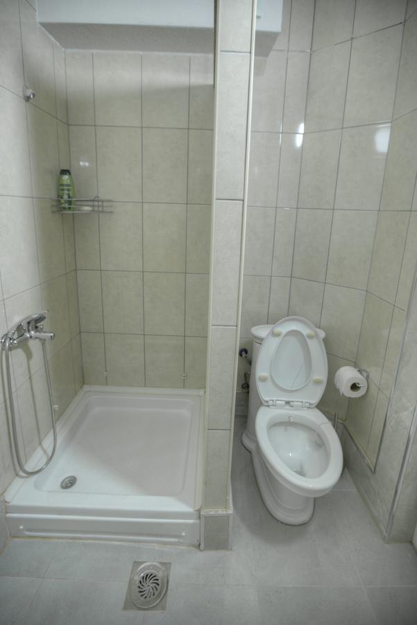 Guest House Prishtine Esterno foto