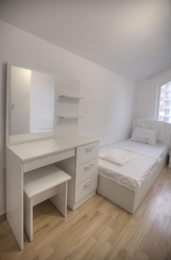 Guest House Prishtine Esterno foto