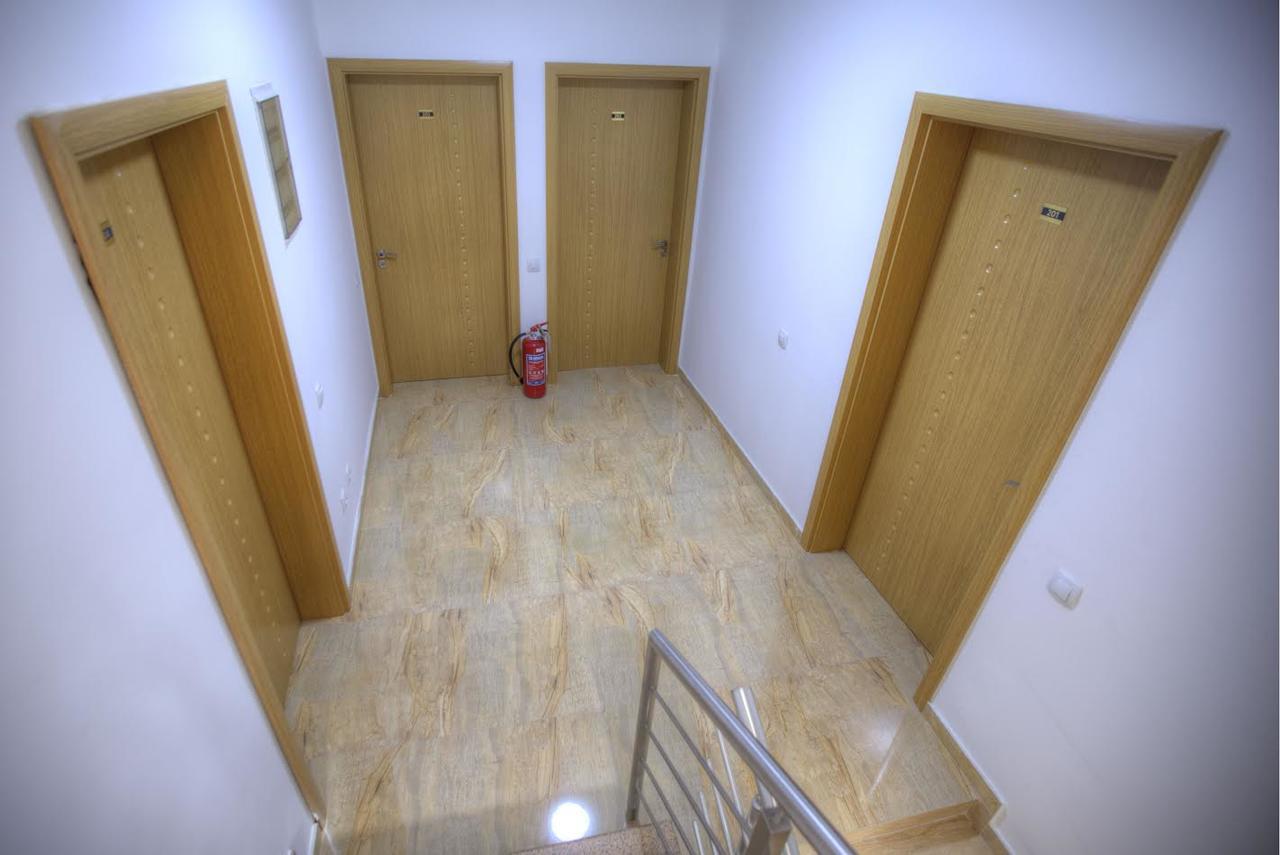 Guest House Prishtine Esterno foto